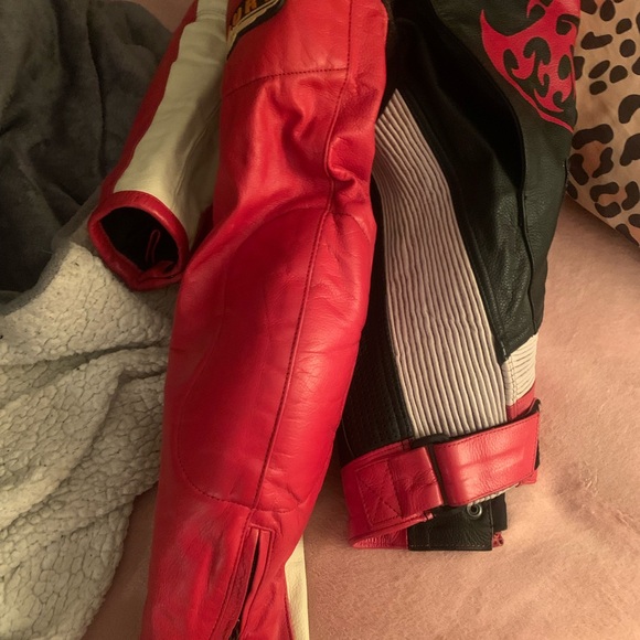 🔥  Akoury Genuine Leather Motorcycle Jacket – Vintage Biker Style 🔥 - Picture 9 of 14